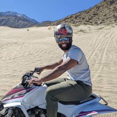 This photo captures a thrilling day in California, where I explored a desert, climbed a mountain, and relaxed at the beach—all in one incredible day! As someone originally from Illinois, this experience highlighted the diverse landscapes and adventures that California has to offer.
